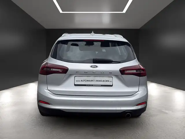 Ford Focus view 10
