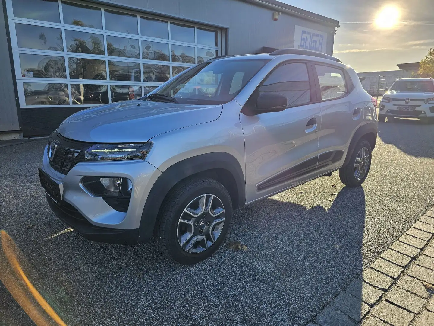 Dacia Spring 45 Electric Comfort 8xRäder*CCS*Klima* Silber - 1