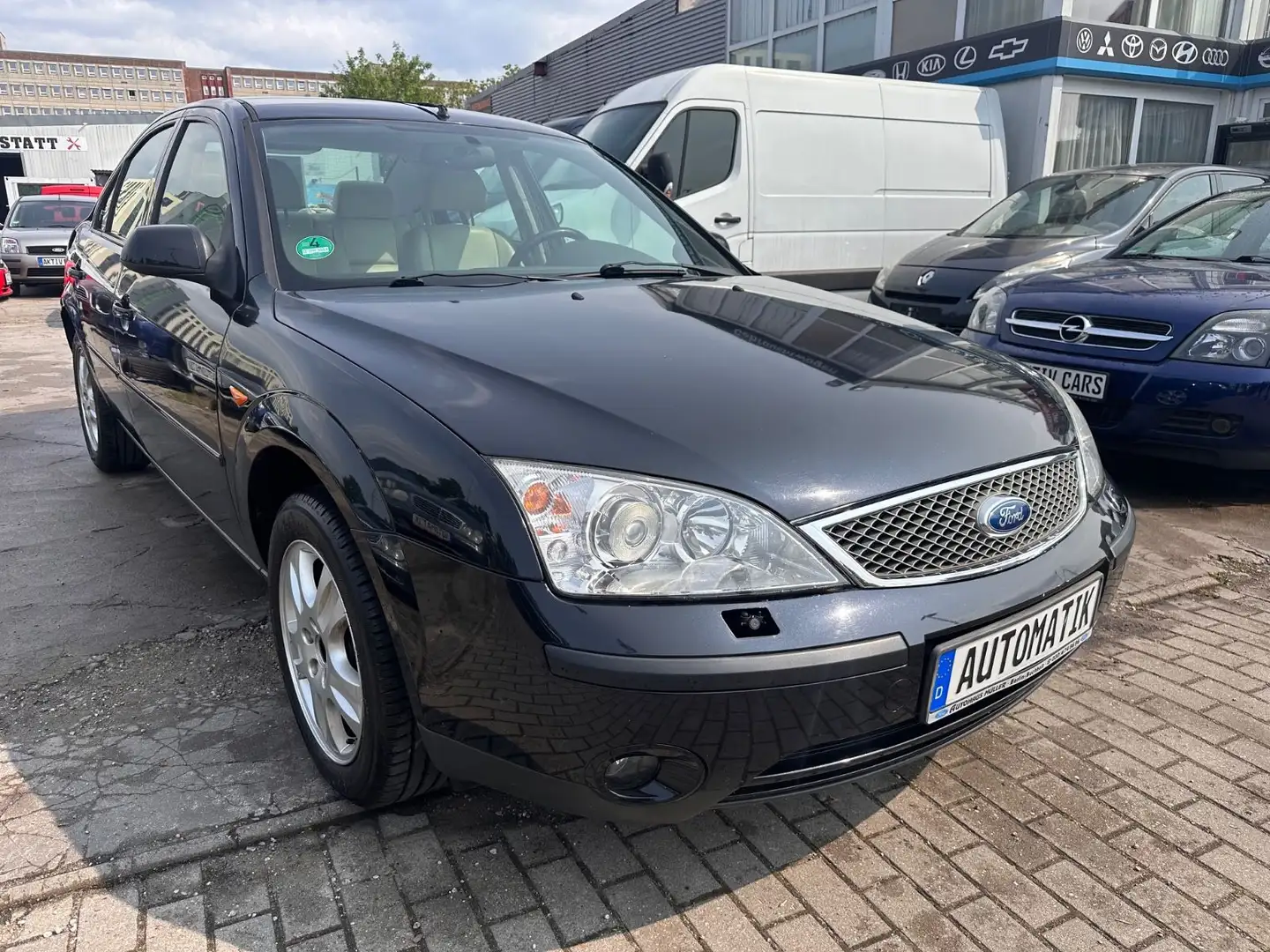 Ford Mondeo Lim. Ghia Tüv neu Automatik 1.Hand Black - 2
