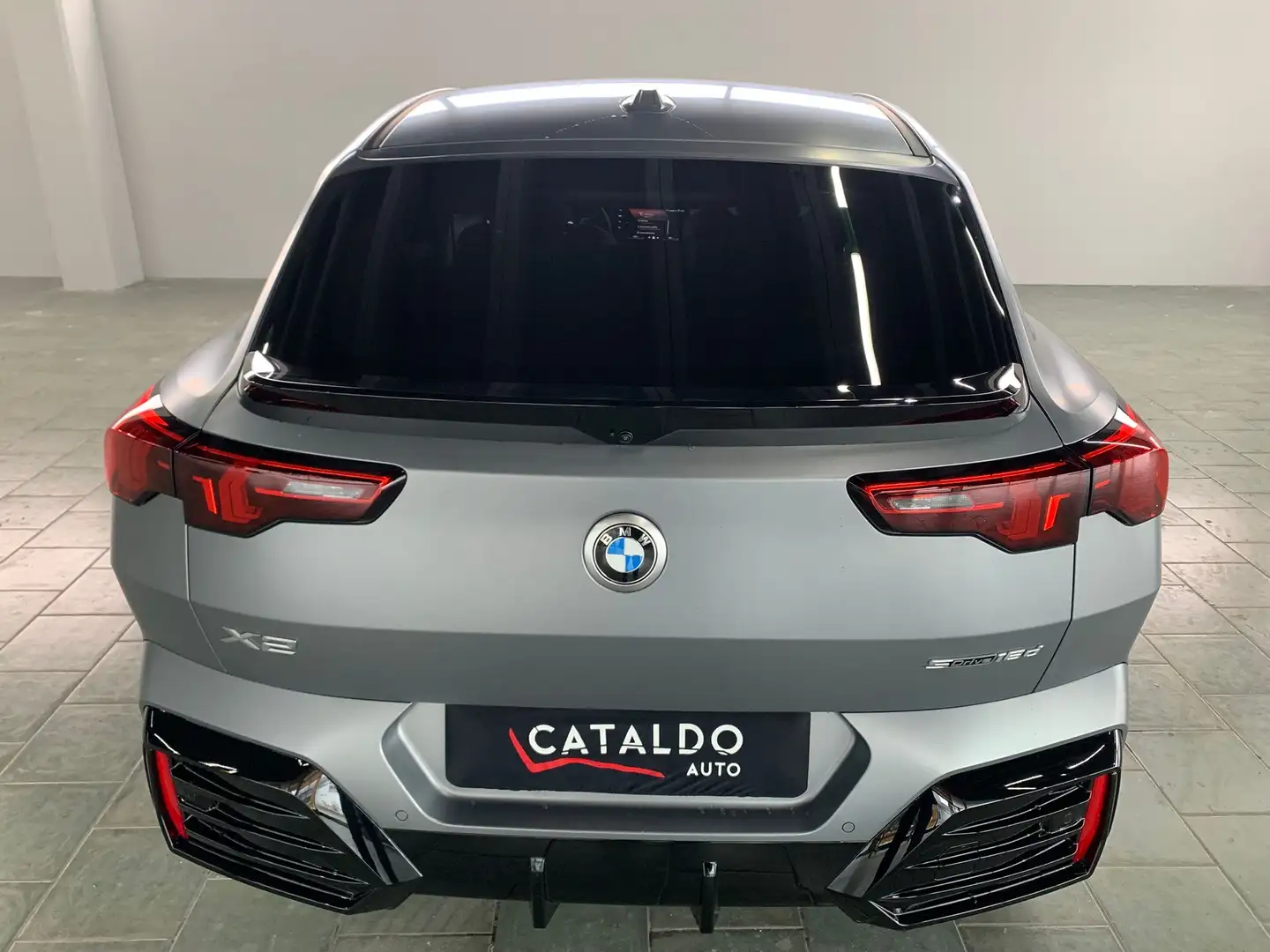 BMW X2 sdrive 18d MSport auto Grau - 2