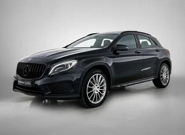 Mercedes-Benz GLA 180 AMG Line | Panoramisch Dak | Multispaak AMG Velgen
