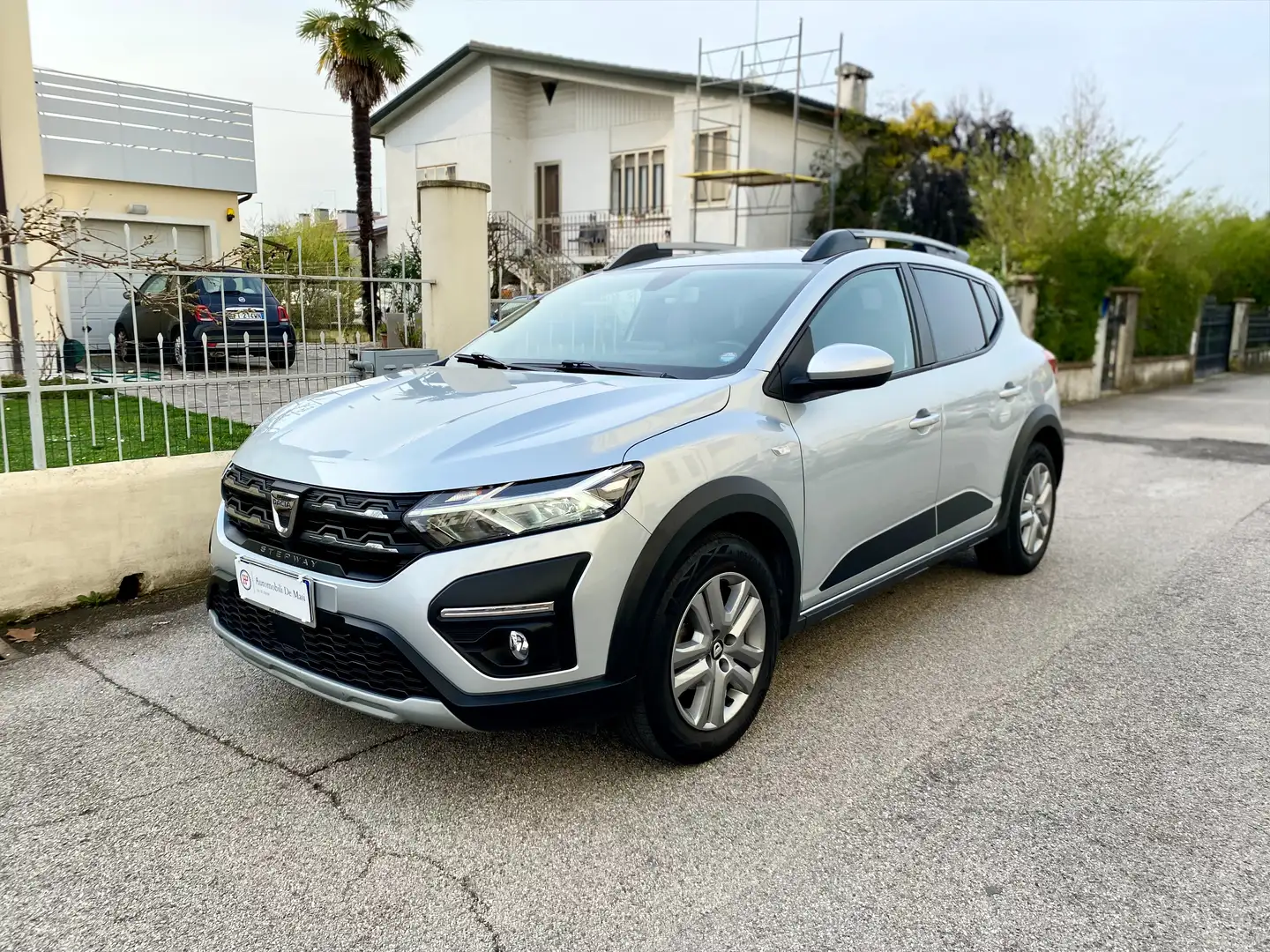 Dacia Sandero Stepway 1.0 tce Essential 90cv Silber - 1