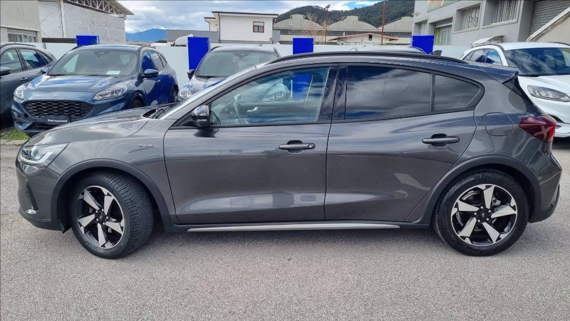 Ford Focus active 1.0 ecoboost h design 125cv Grijs - 2