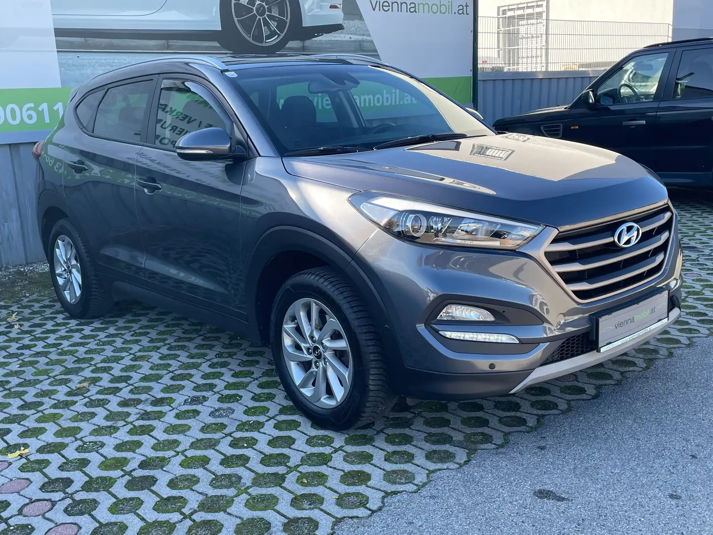 Hyundai TUCSON 1,6i Edition 25 * 1. Besitz * Grau - 1