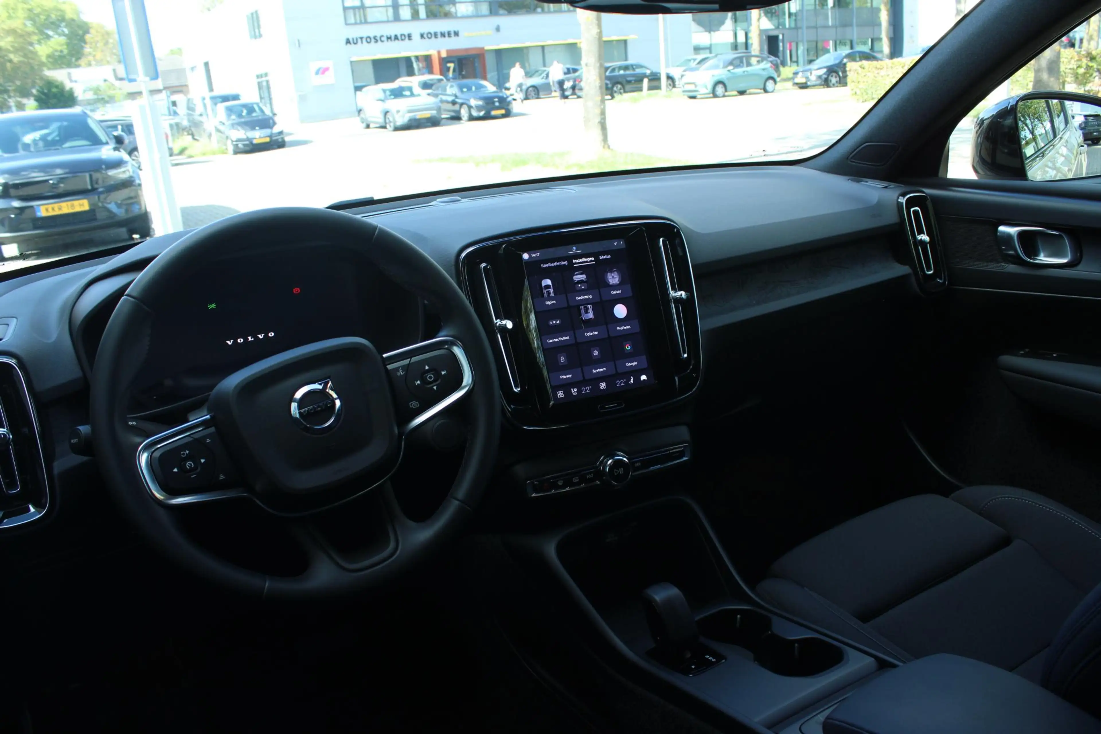 Volvo EX40 Single Motor Extended Range Plus 82 kWh | Trekhaak — photo 11
