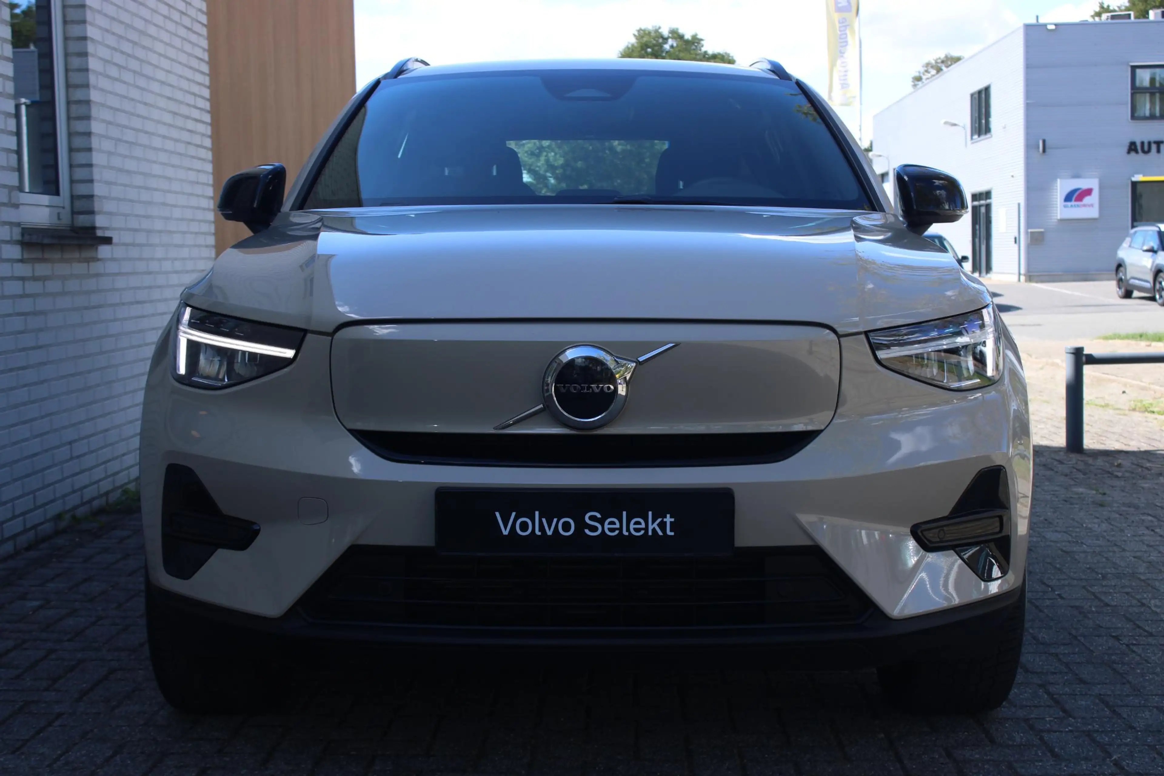Volvo EX40 Single Motor Extended Range Plus 82 kWh | Trekhaak — photo 2