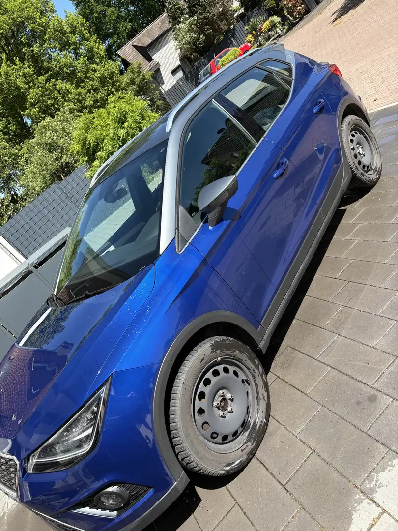 SEAT Arona 1.0 Eco TSI XCELLENCE Blau - 2