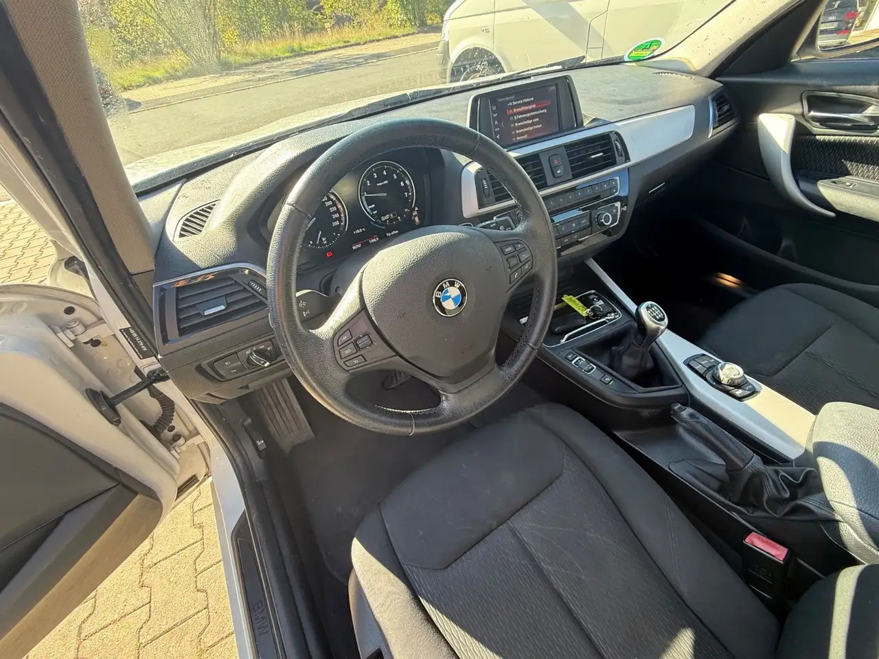 BMW 116 Citadine 5 portes — photo 8 sur 16