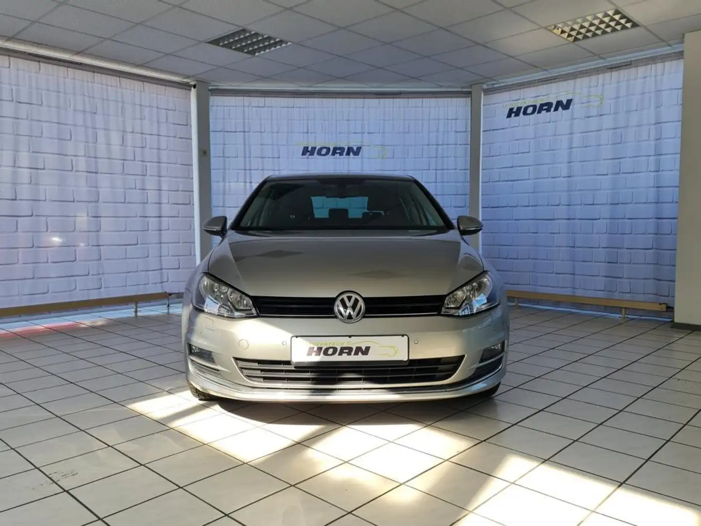 Volkswagen Golf Lounge BMT, 1.Hand, unfallfrei, Scheckheft, LMF Grau - 2