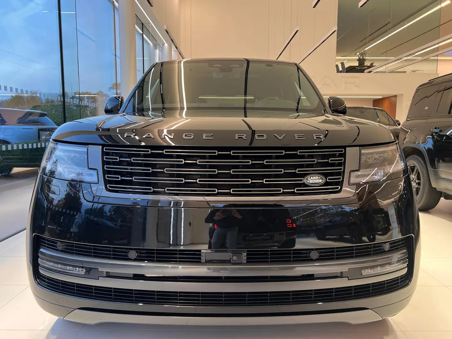 Land Rover Range Rover P460e HSE Zwart - 2