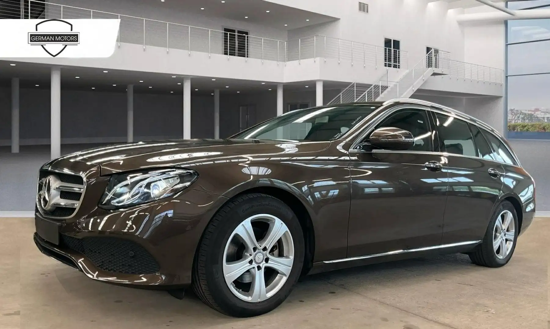 Mercedes-Benz E 220 T d 9G Avantgarde *LED|CAM|NAVI|TOTWINKEL* Braun - 1