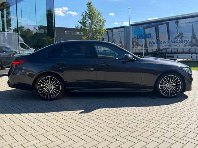 Mercedes-Benz C-Class view 8