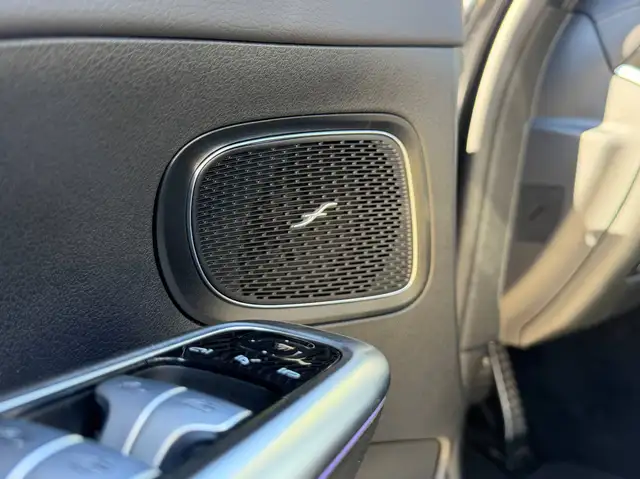 Mercedes-Benz C-Class view 14