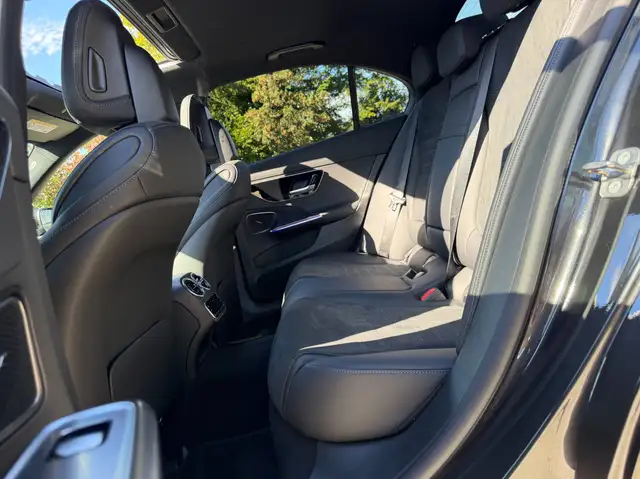 Mercedes-Benz C-Class view 12