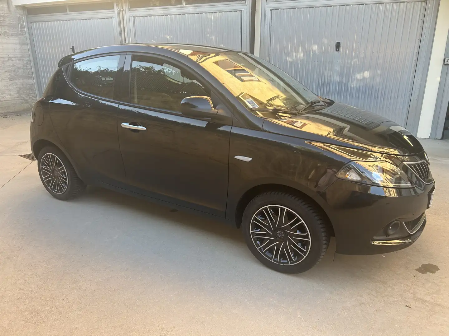 Lancia Ypsilon 1.0 firefly hybrid Gold s&s 70cv - 2