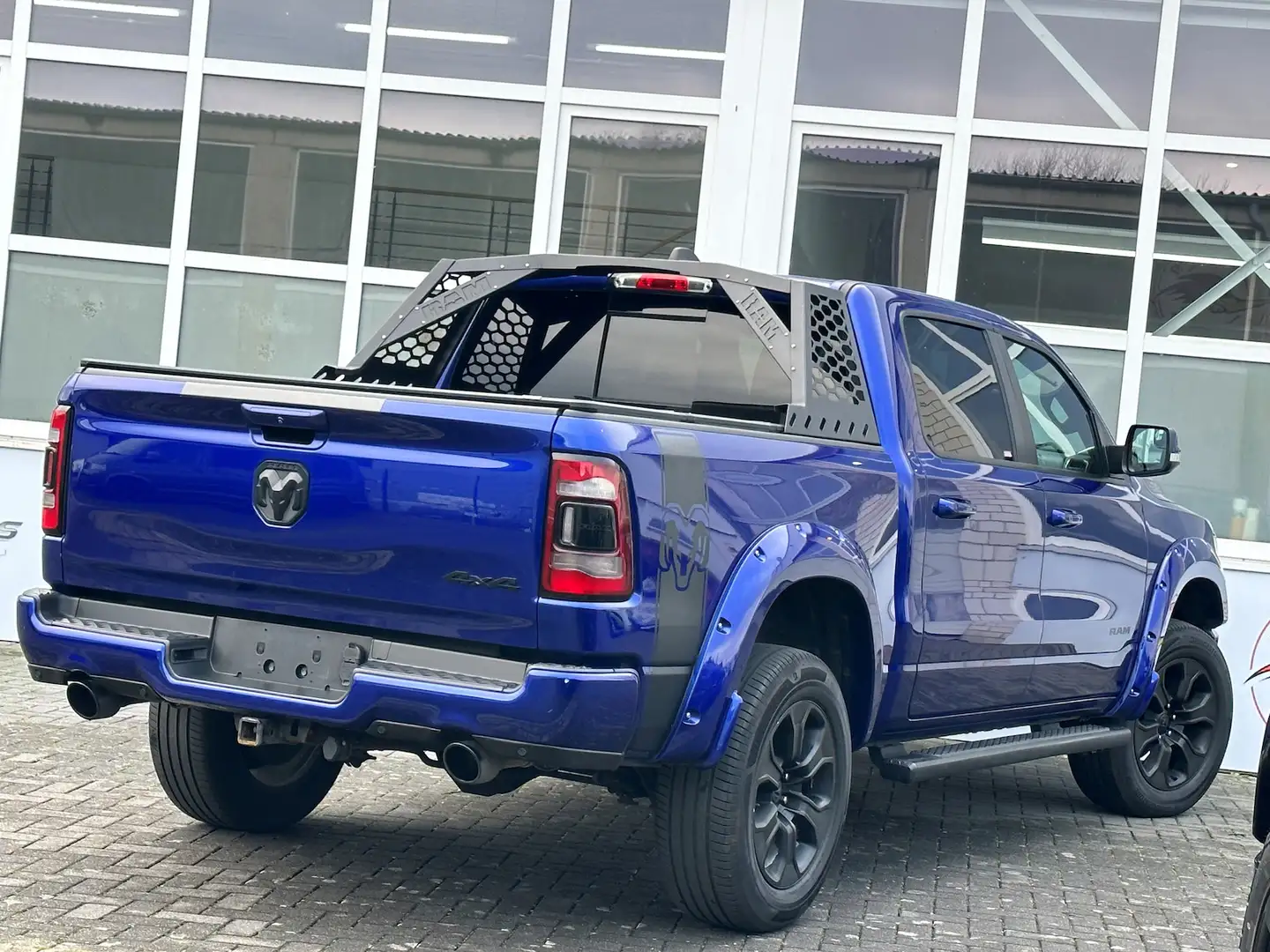 Dodge RAM 1500 Sport Offroad 5,7 4x4 12´´ Display PDC Bleu - 2