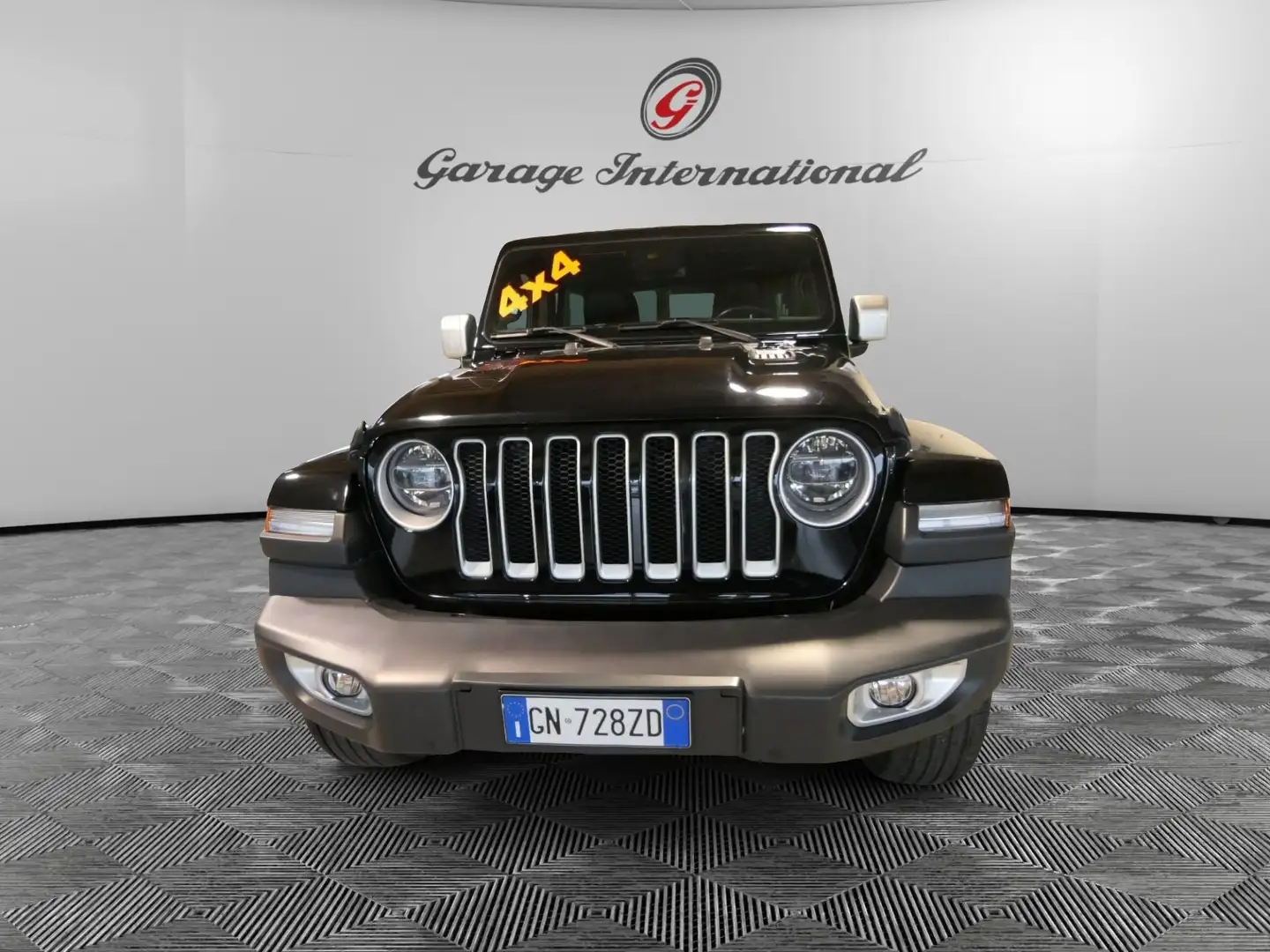 Jeep Wrangler Unlimited 2.2 Mjt II Sahara Negru - 1