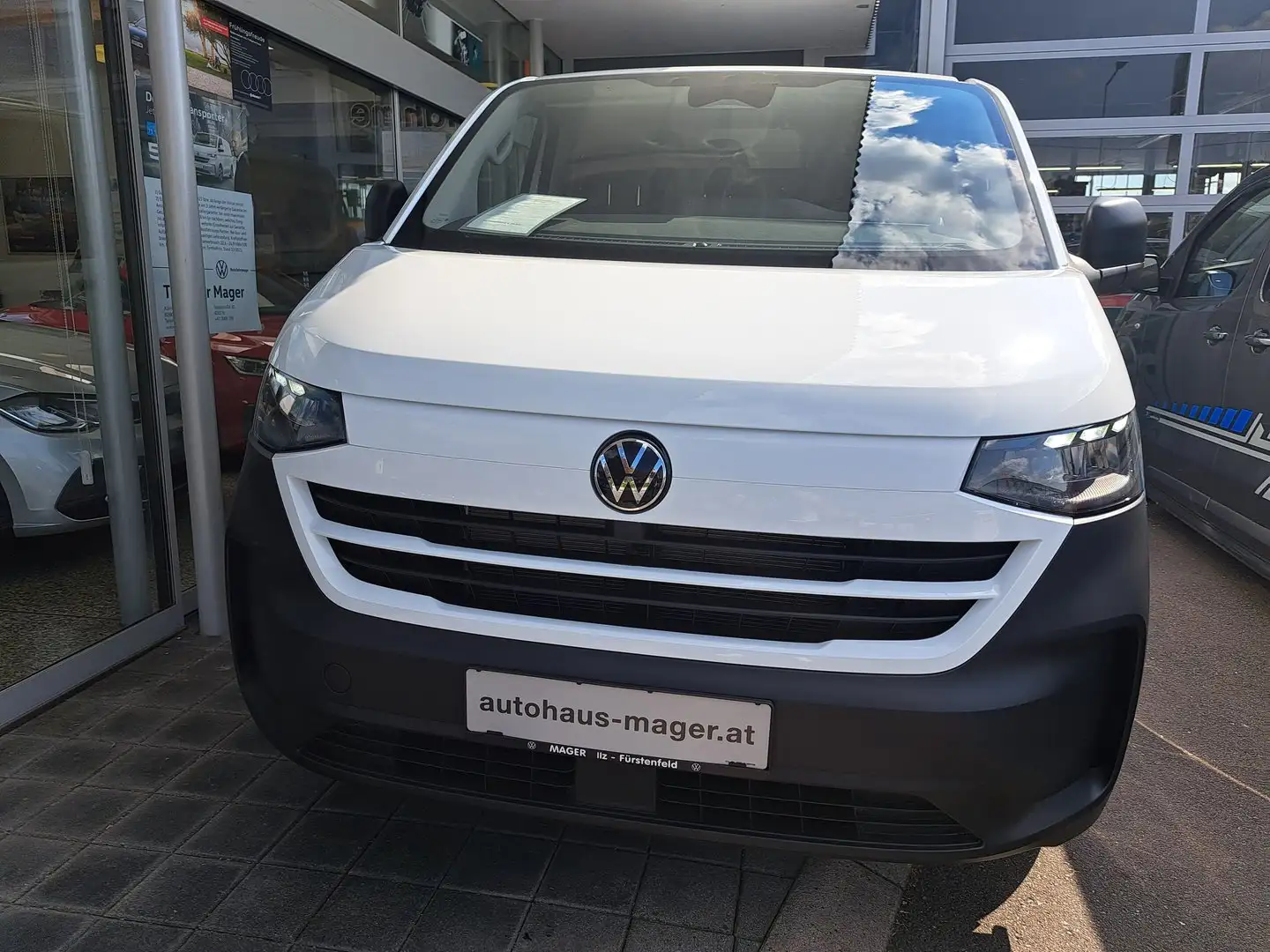 Volkswagen T6 Transporter VW Transporter T6 Kastenwagen TDI Wit - 2