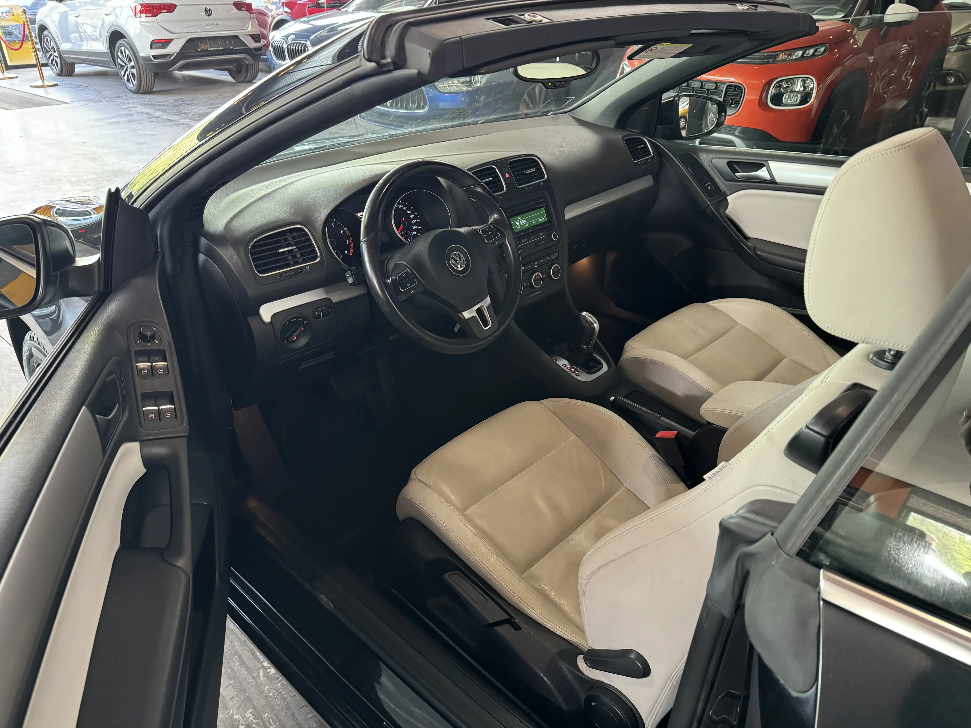 Volkswagen Golf Cabriolet Cabriolet 1.4 AUTOMATIQUE - A/C - MEDIA/TEL - REG VIT — photo 13