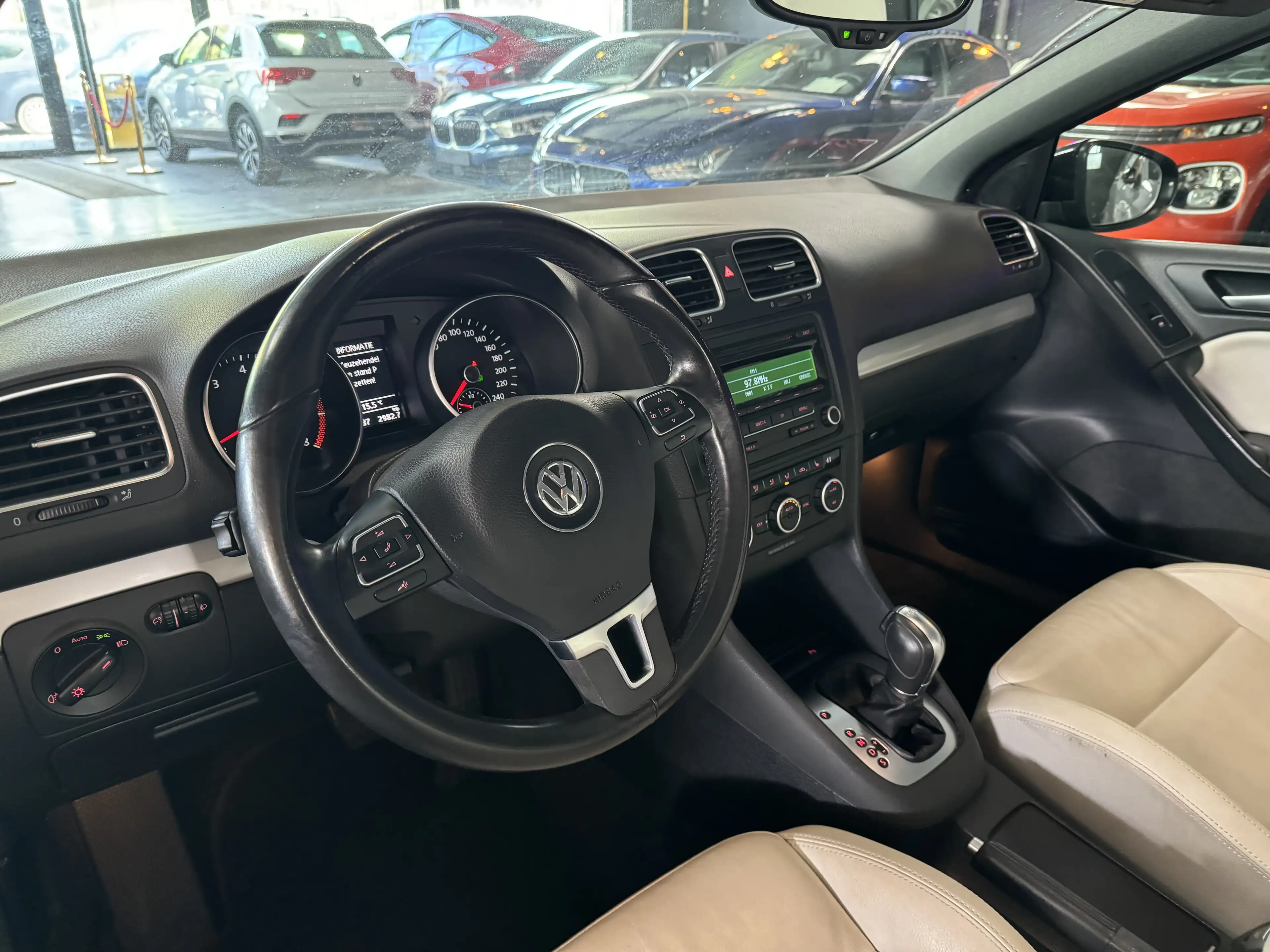 Volkswagen Golf Cabriolet Cabriolet 1.4 AUTOMATIQUE - A/C - MEDIA/TEL - REG VIT — photo 15