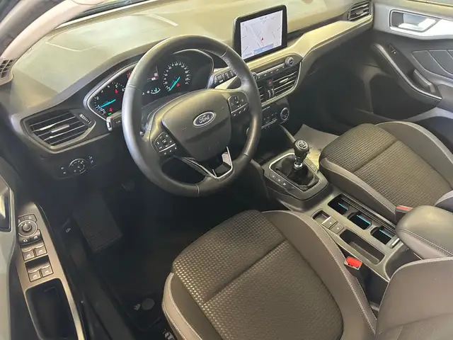 Ford Focus view 11