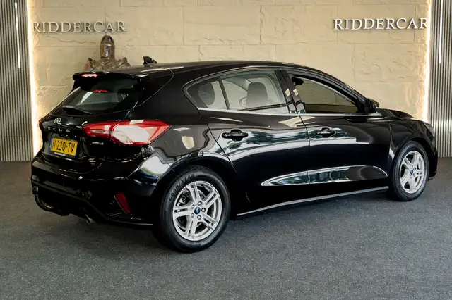 Ford Focus view 5