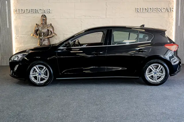 Ford Focus view 8