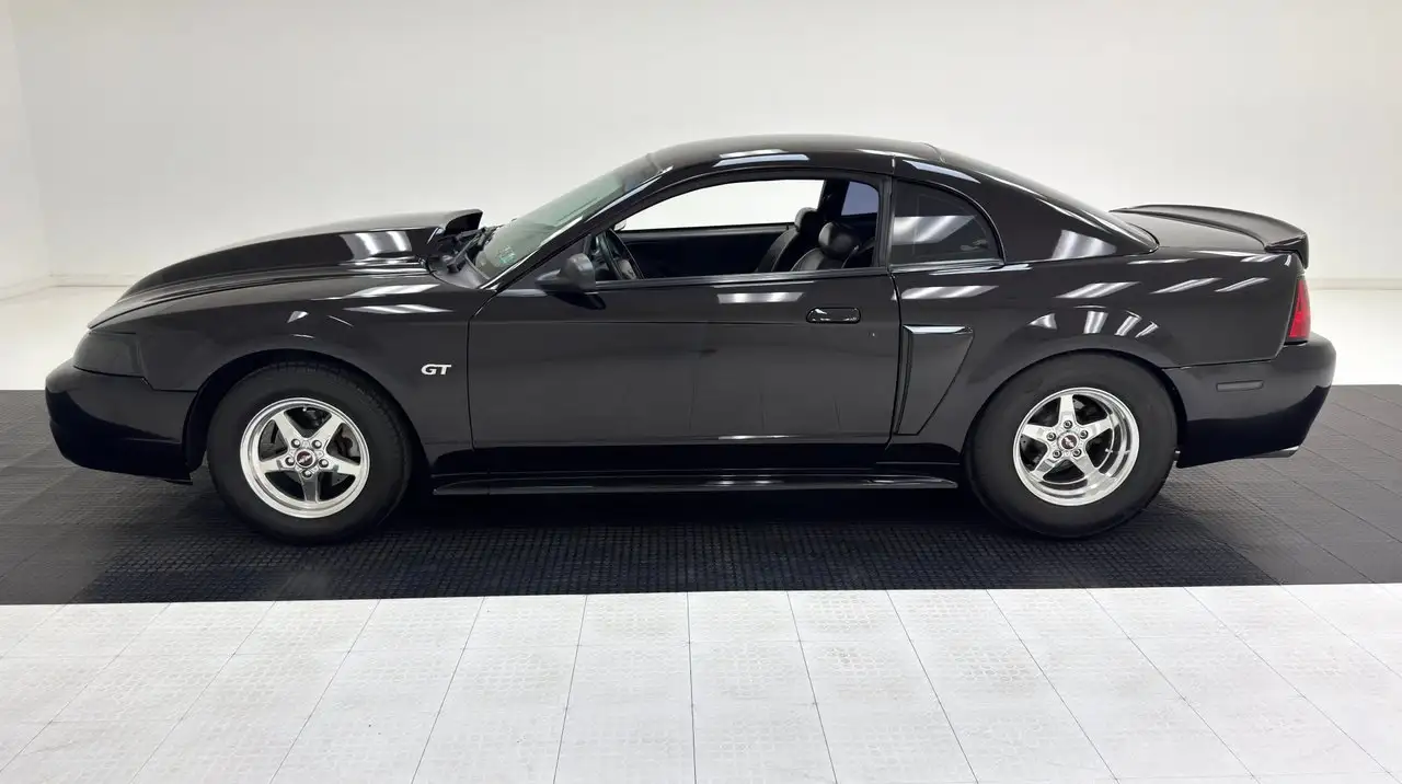 Ford Mustang GT Hardtop, foto 2