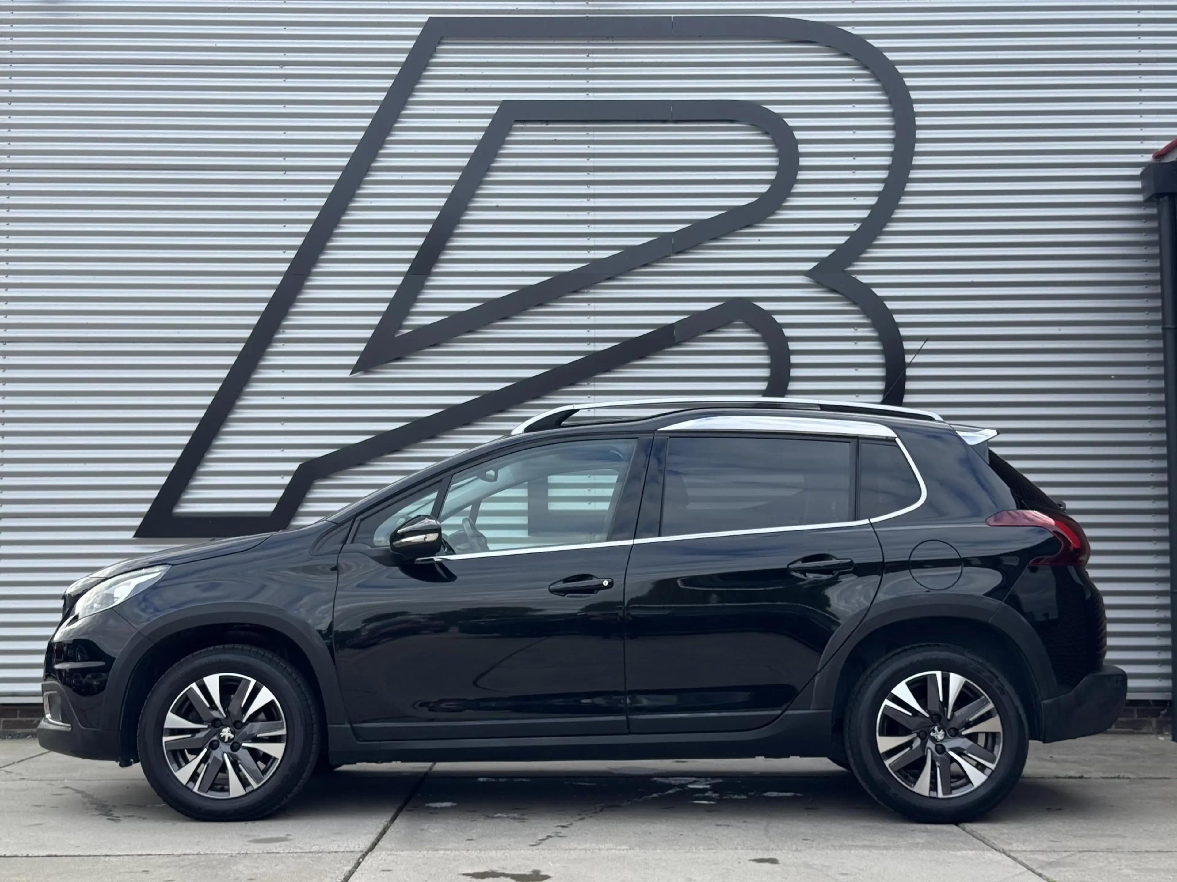 Peugeot 2008 1.2 PureTech Allure Carplay|Pano|D-riem vv in 2024 — photo 6