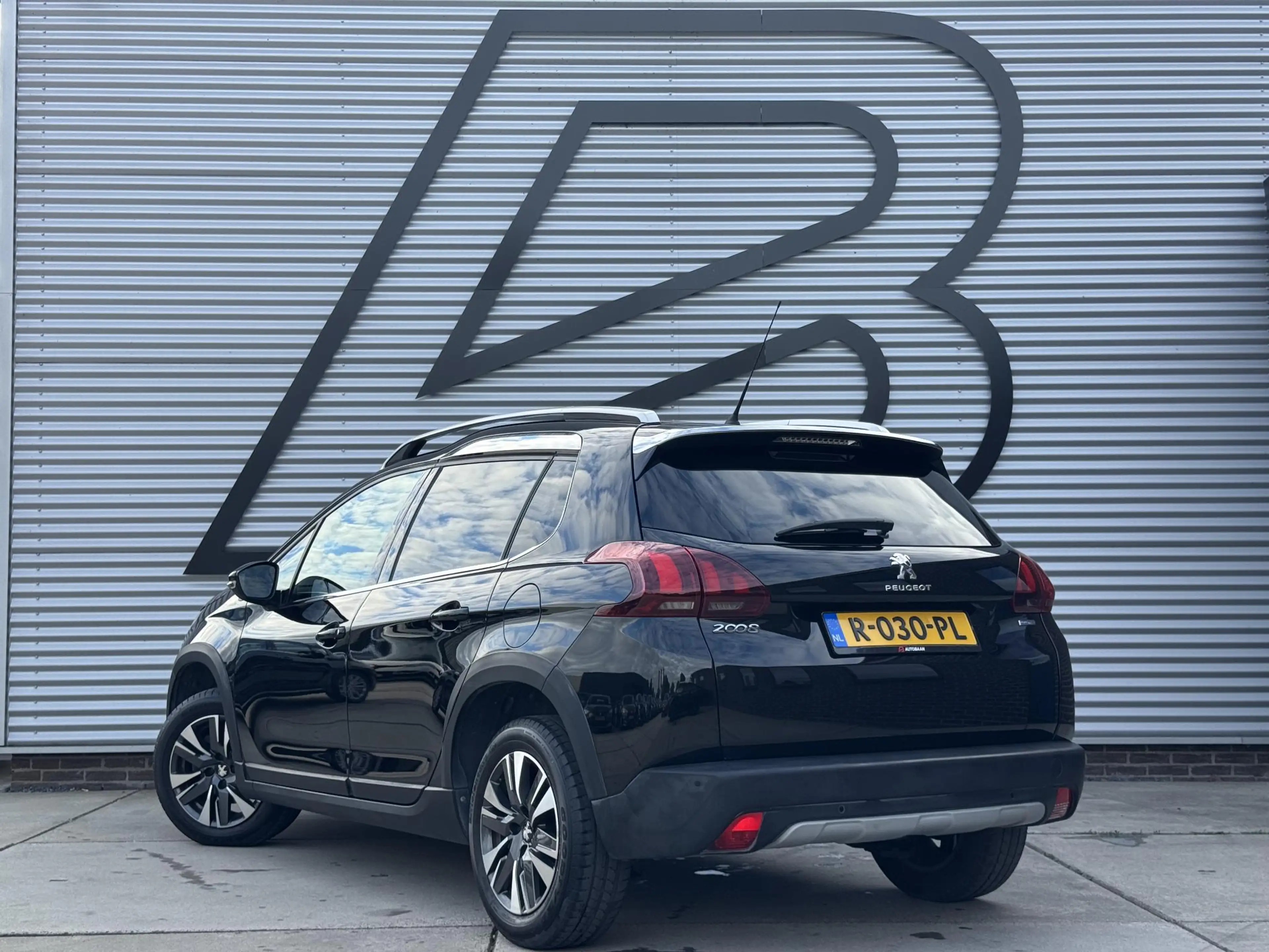 Peugeot 2008 1.2 PureTech Allure Carplay|Pano|D-riem vv in 2024 — photo 12