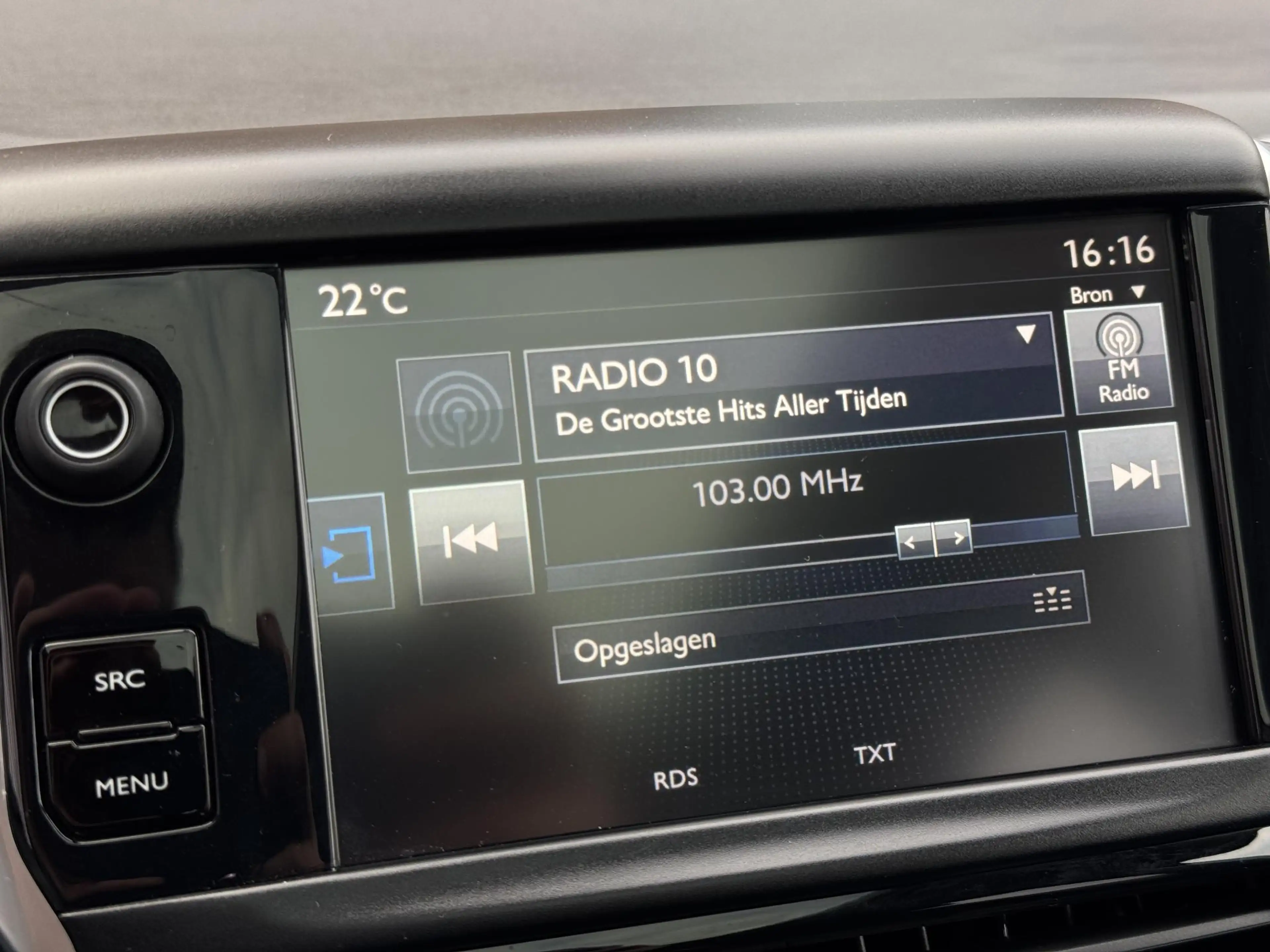 Peugeot 2008 1.2 PureTech Allure Carplay|Pano|D-riem vv in 2024 — photo 15