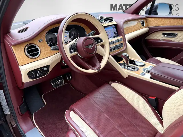 Bentley Bentayga view 11
