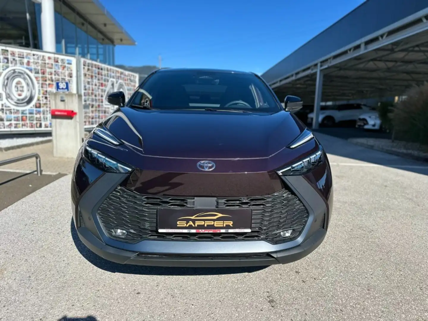 Toyota C-HR 2,0 Plug-In Hybrid E-CVT Active Drive € 39.690.- Violett - 2