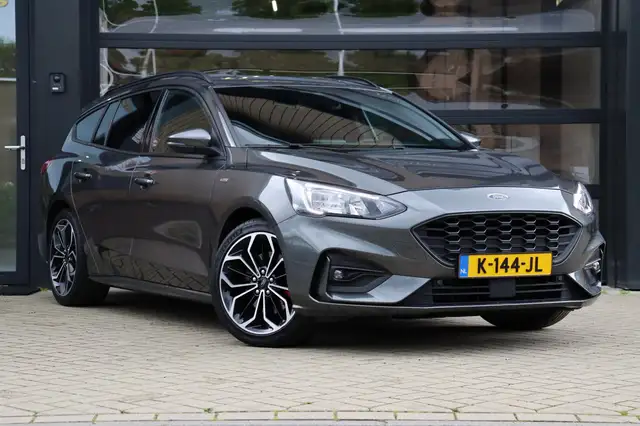 Ford Focus view 6