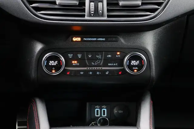 Ford Focus view 20
