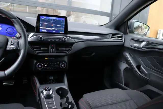 Ford Focus view 8