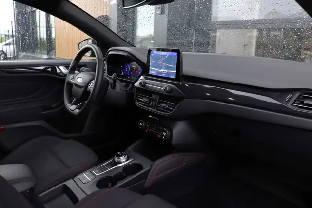 Ford Focus view 19