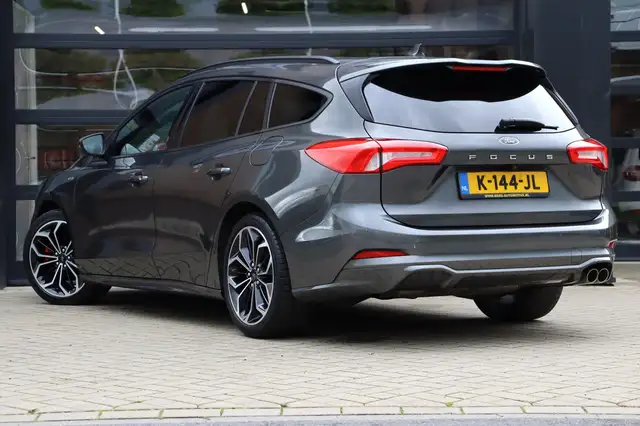 Ford Focus view 18