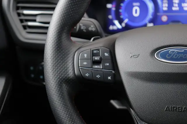 Ford Focus view 12
