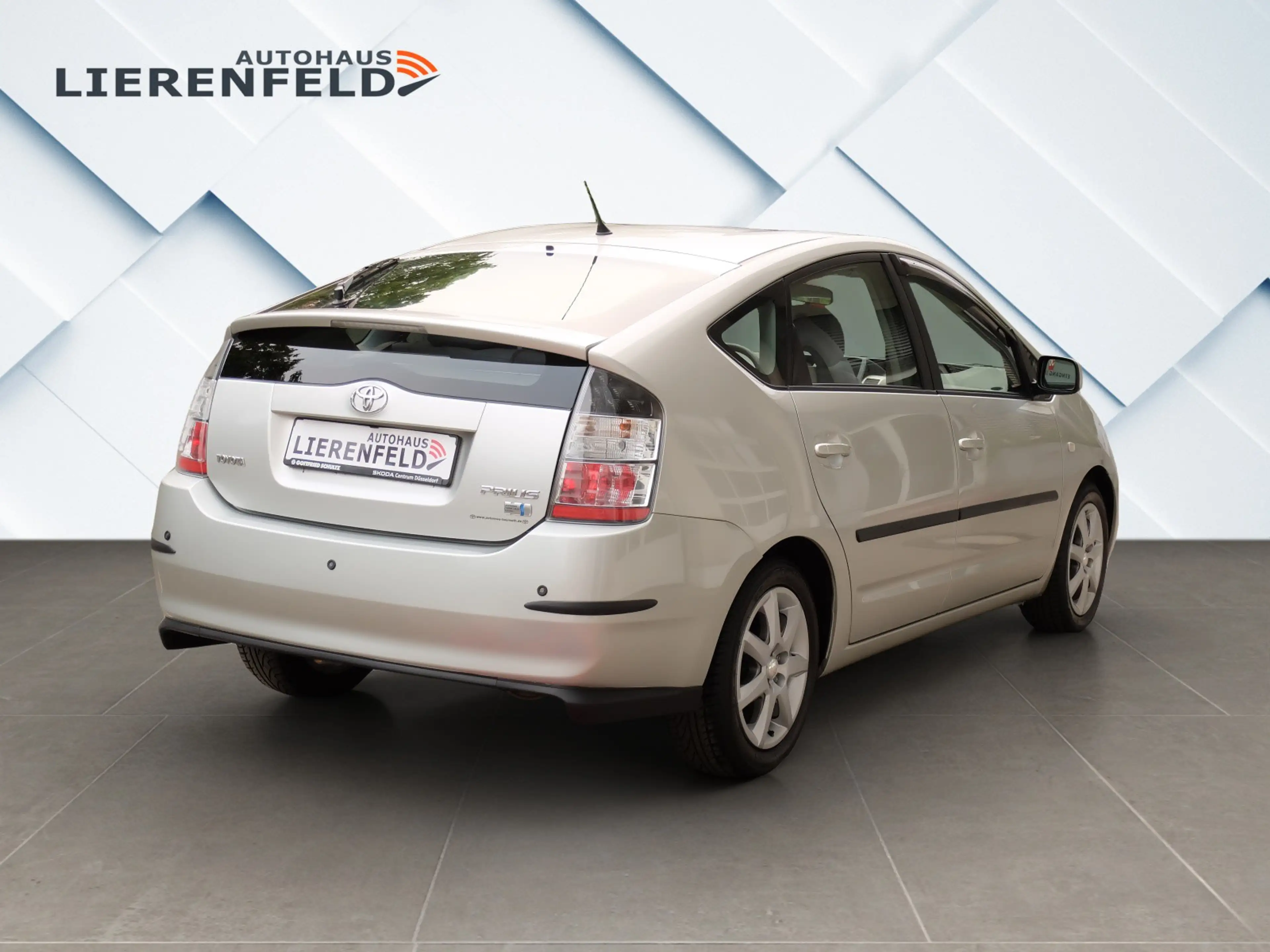 Toyota Prius+ Prius Sol nur 68 Tkm wie neu — photo 5