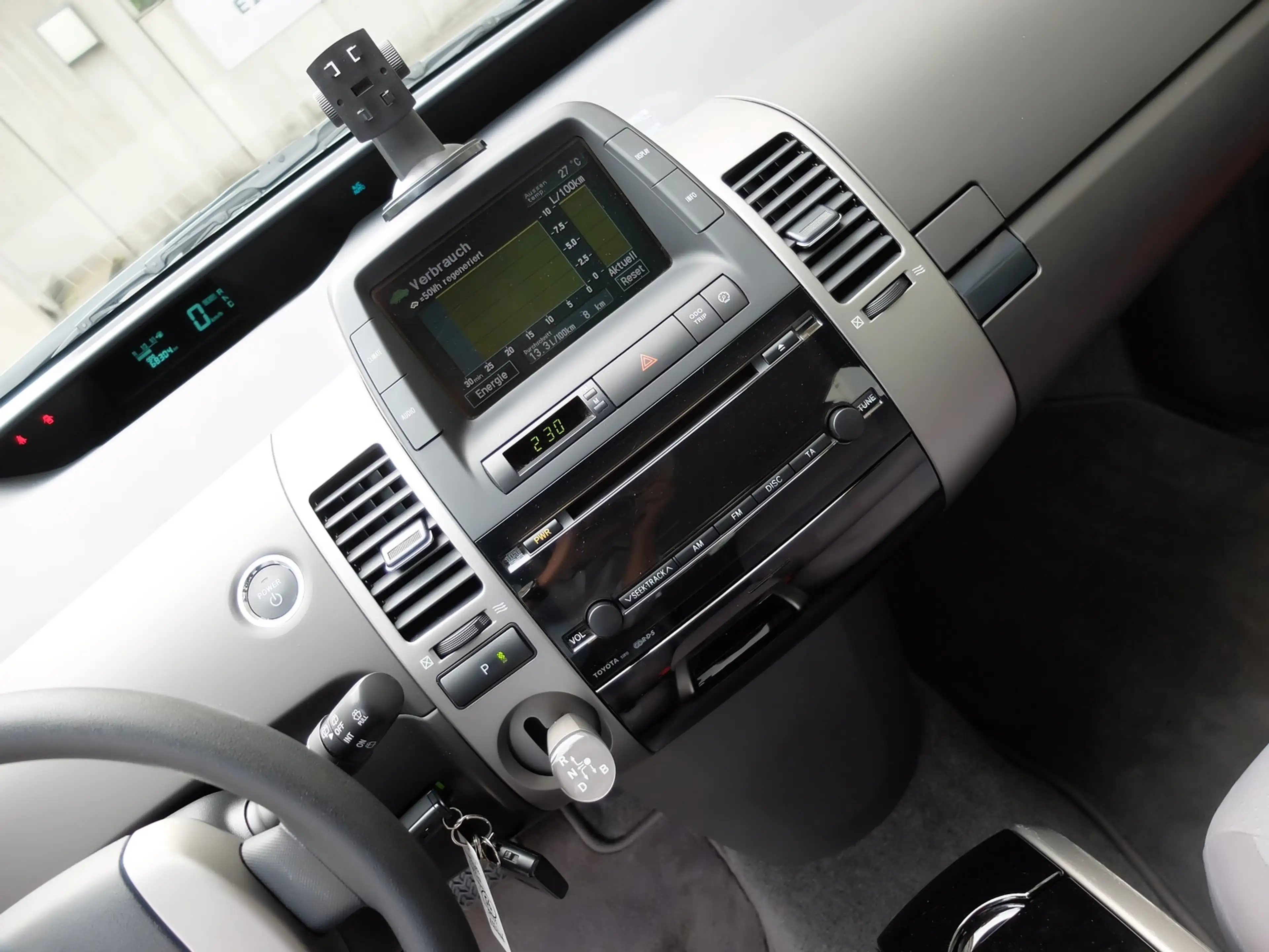 Toyota Prius+ Prius Sol nur 68 Tkm wie neu — photo 11