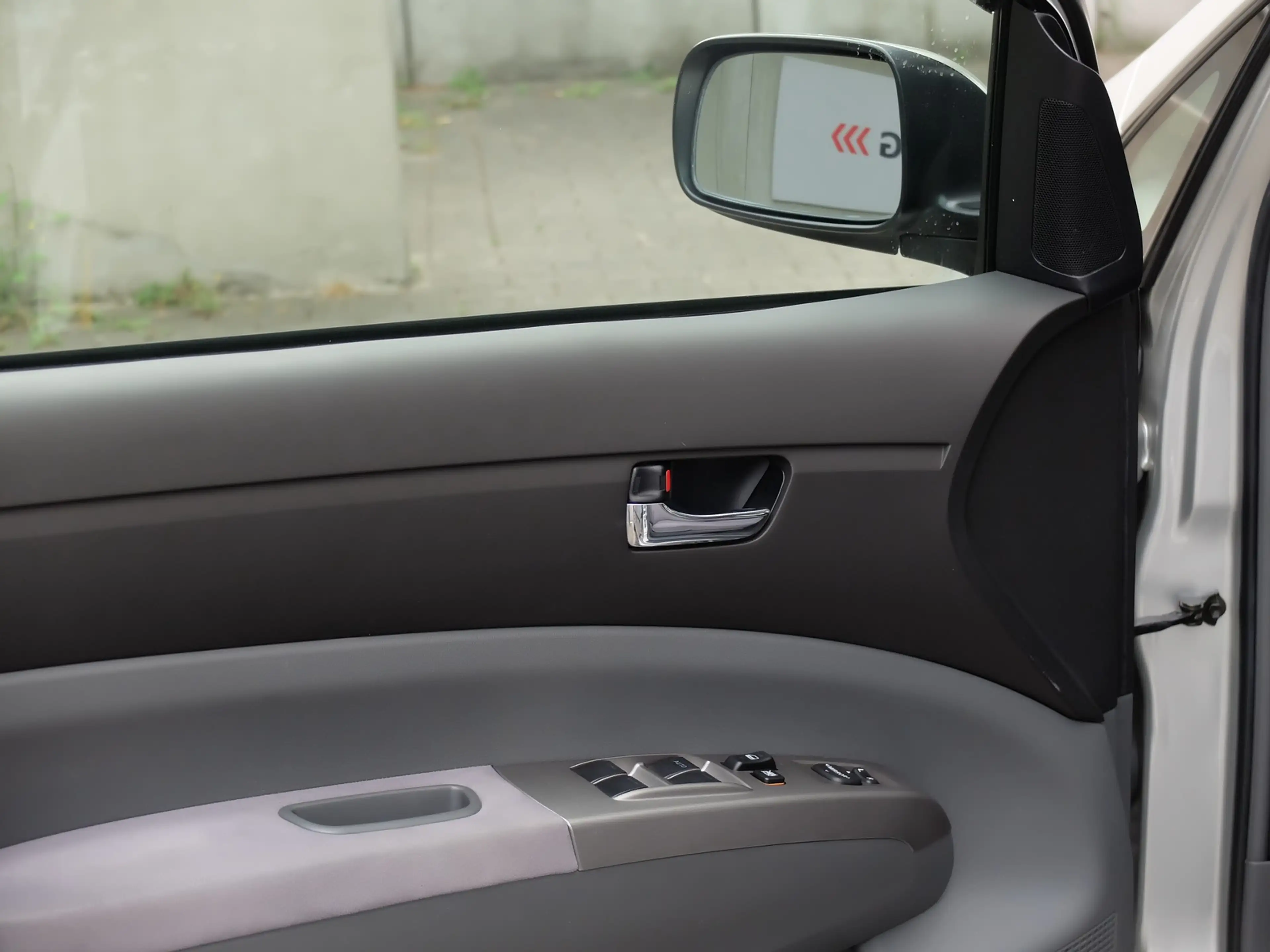 Toyota Prius+ Prius Sol nur 68 Tkm wie neu — photo 9