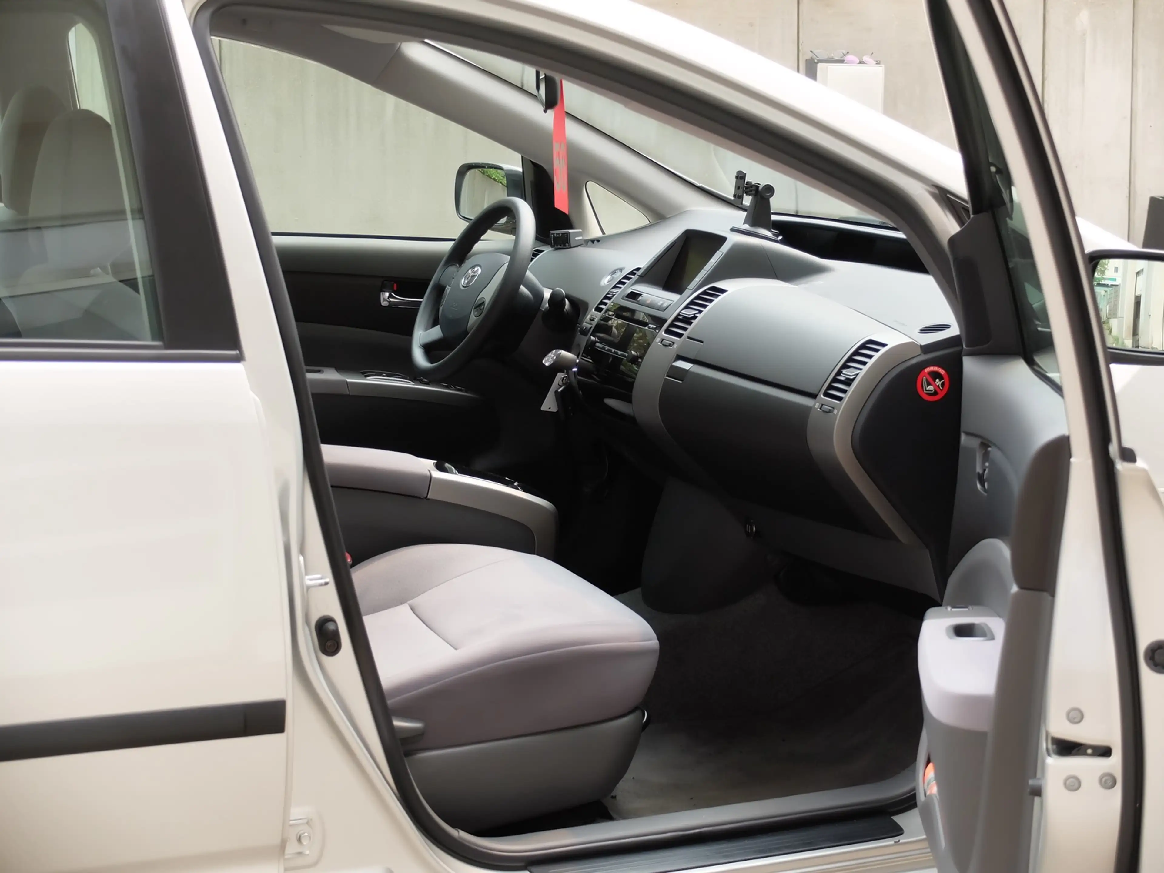 Toyota Prius+ Prius Sol nur 68 Tkm wie neu — photo 14