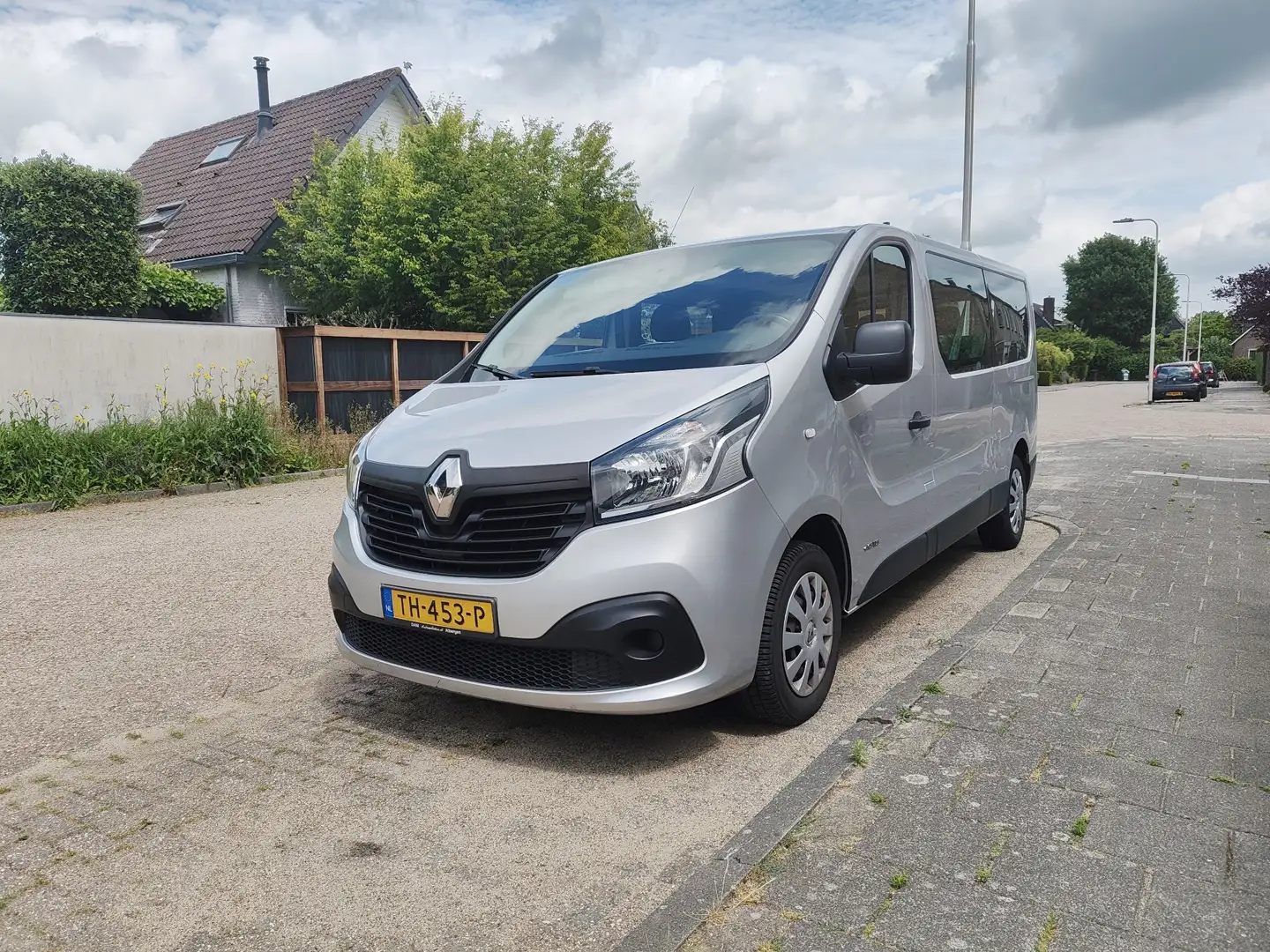 Renault Trafic 1.6 dCi Grand Exp. Zilver - 1