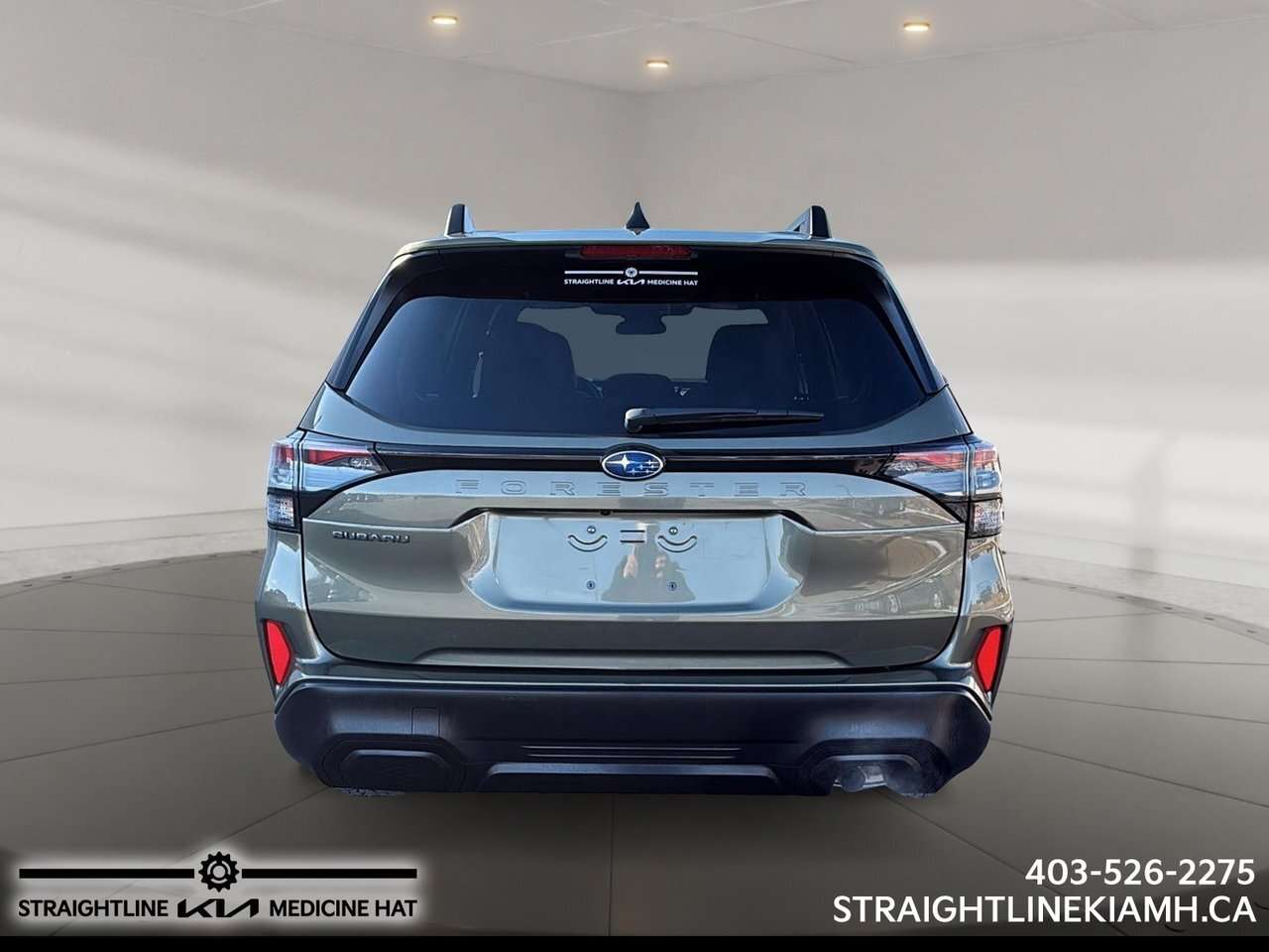 2025 Subaru Forester Convenience low kms, awd confidence, one owner, cl — снимка 1