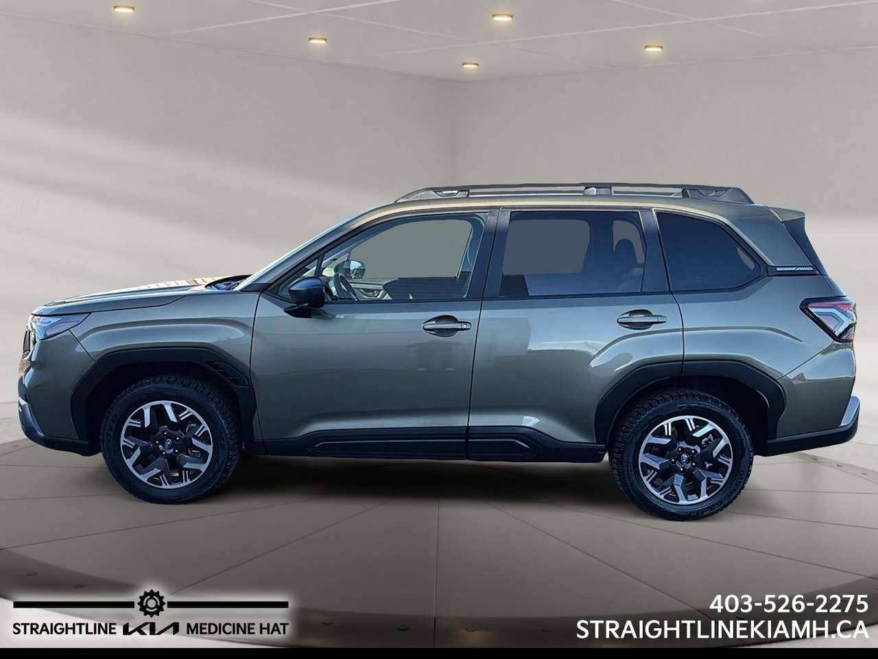 2025 Subaru Forester Convenience low kms, awd confidence, one owner, cl — снимка 1
