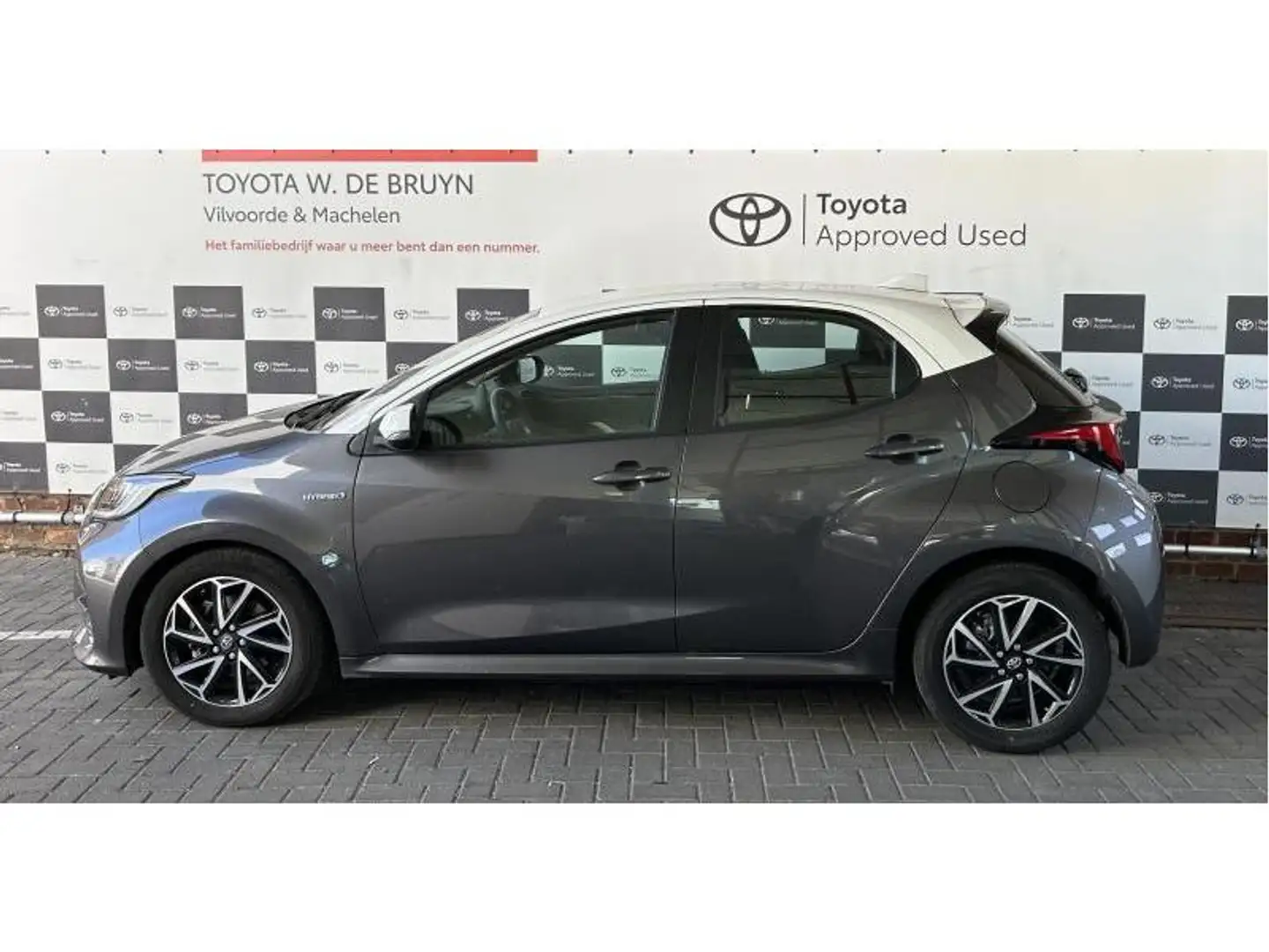 Toyota Yaris Iconic Grau - 2
