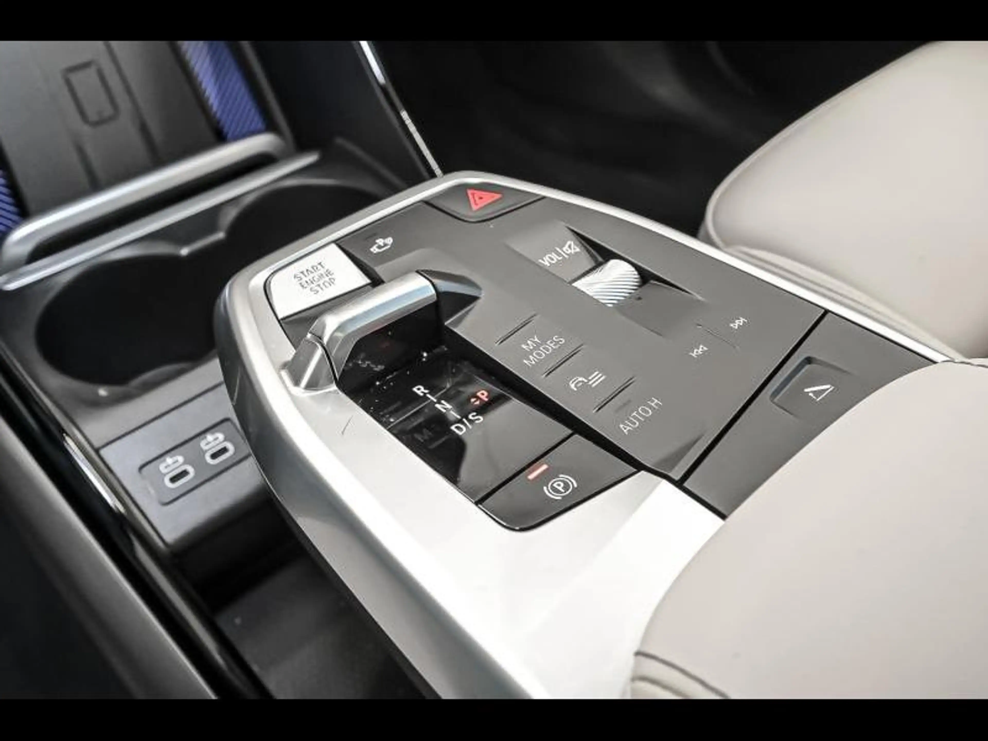 BMW 220 Active Tourer — photo 11