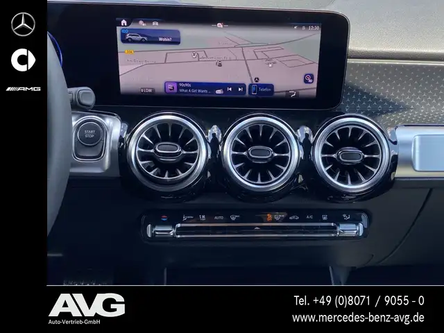 Mercedes-Benz EQB view 11