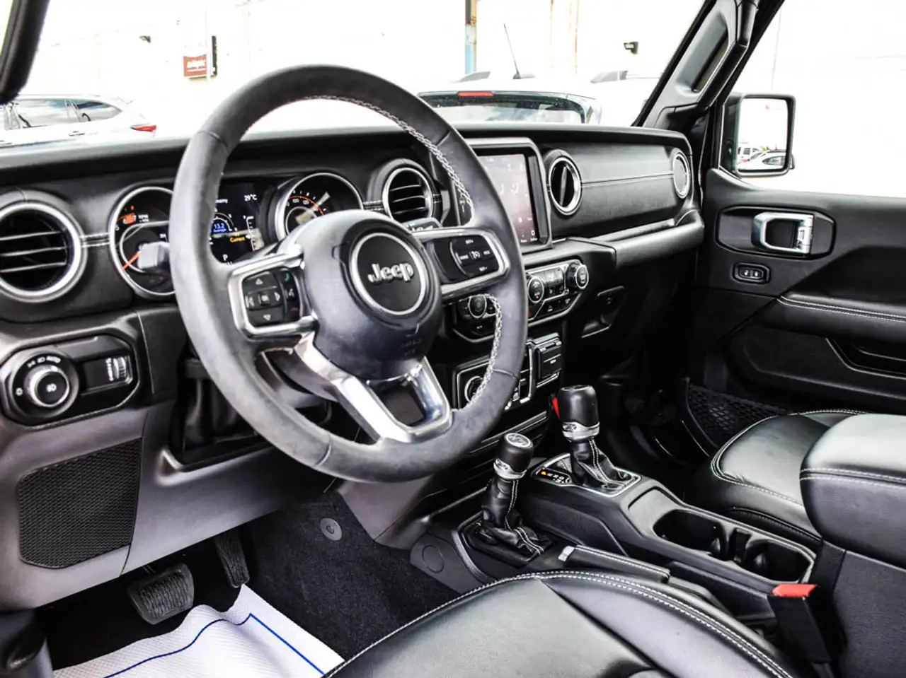 Jeep Wrangler снимка Jeep Wrangler